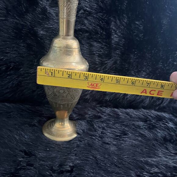 VTG 70s etched brass fluted vase - Picture 9 of 9